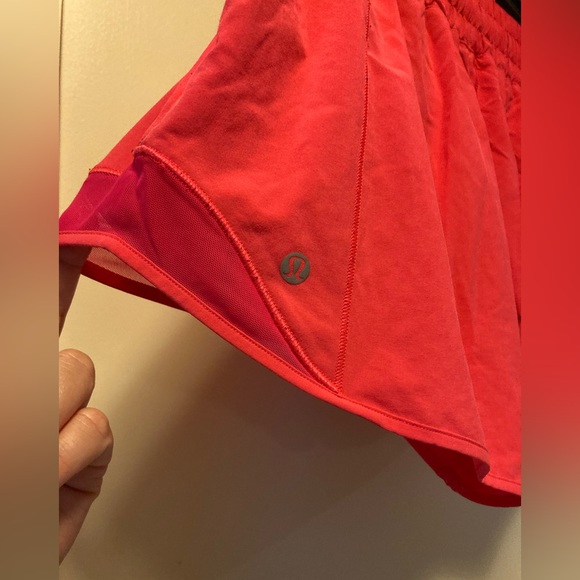 Lululemon Hotty Hot Short - Picture 3 of 9